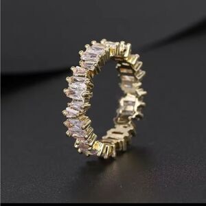 Elegant Gold Band Irregular Stones size 6 Women's Ring. Suzanne Kalan style.